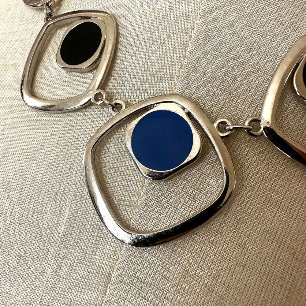 Silver tone geometric statement necklace - Picture 3 of 10